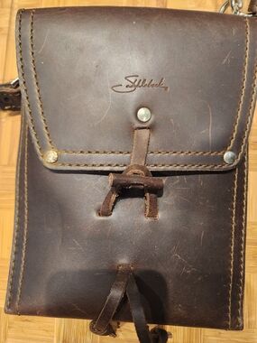 Saddleback Leather Crossbody Pouch Bag Dark Coffe Brown Old Script With Dog Logo
